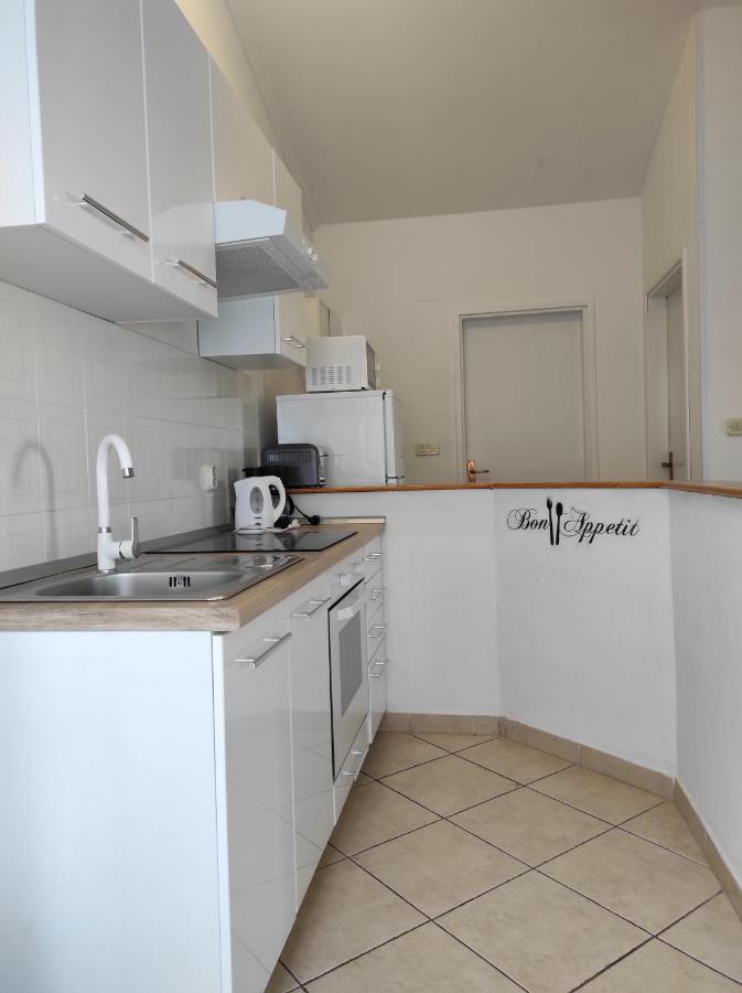 Apartman Eli 2 ロヴィニ エクステリア 写真