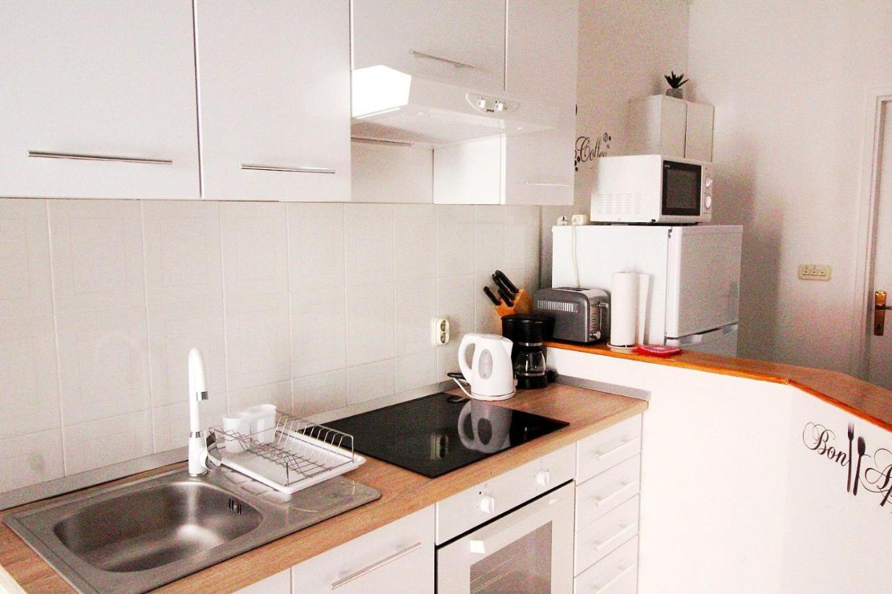 Apartman Eli 2 ロヴィニ エクステリア 写真