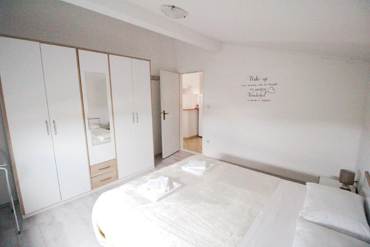 Apartman Eli 2 ロヴィニ エクステリア 写真