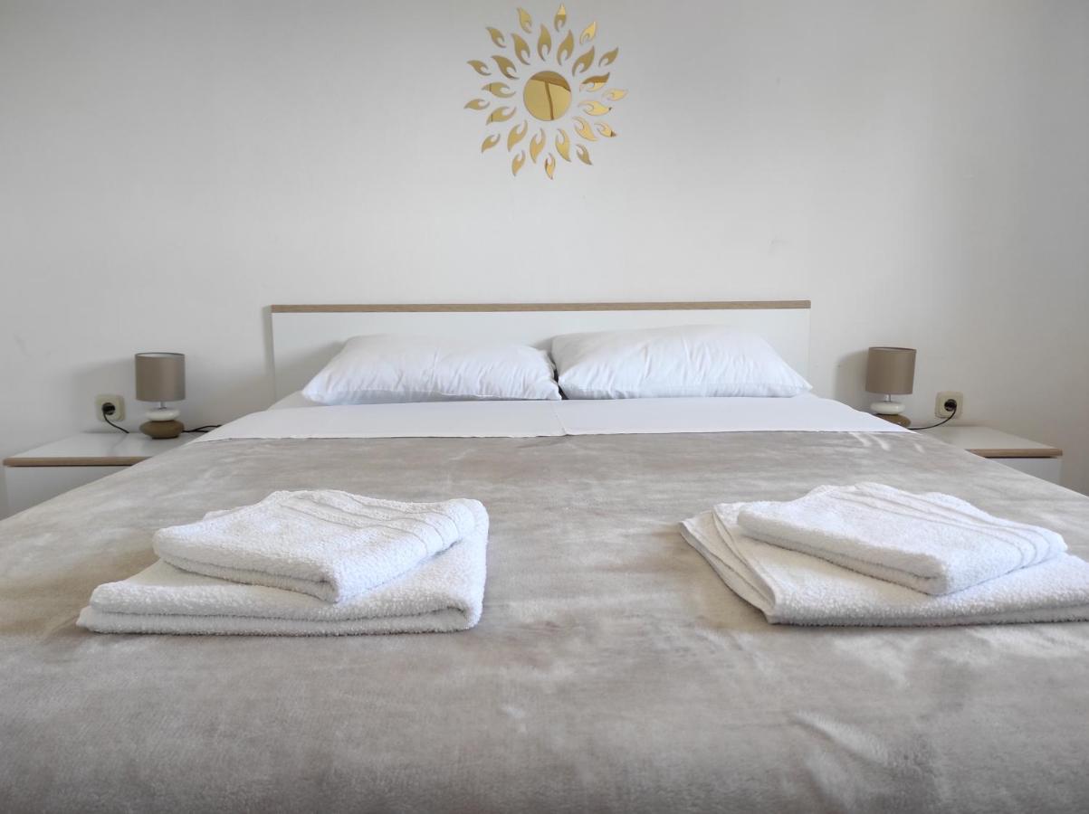 Apartman Eli 2 ロヴィニ エクステリア 写真